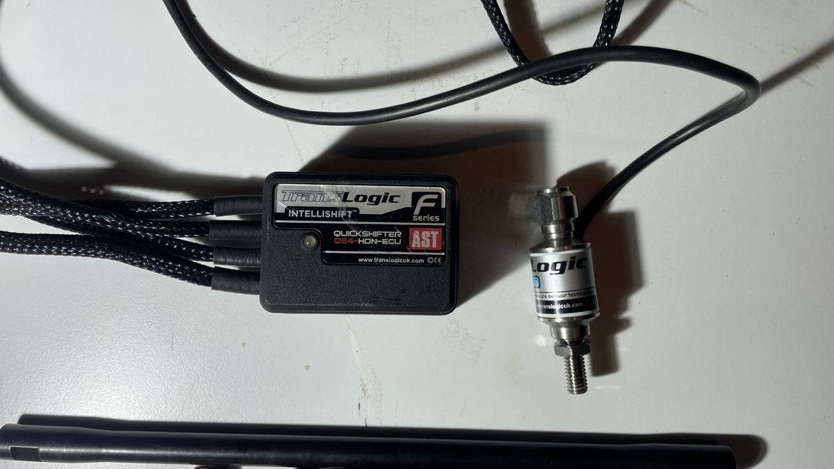 Honda Tutti i ricambio per moto: QUICKSHIFTER TRANSLOGIC HONDA CBR 1000 RR SC77 – Usato da Heimberg venduto da Grony.14