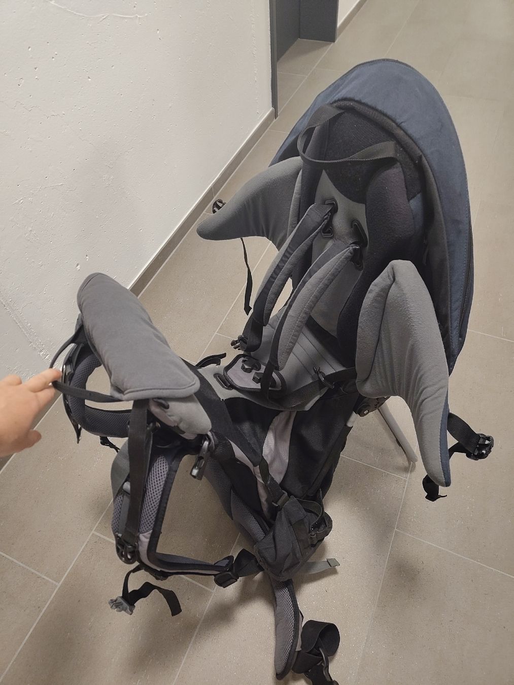 Jack Wolfskin Bauch- & Rückentragen: Kinderkraxe  – Gebraucht aus Davos Dorf von Roos_Kw 2