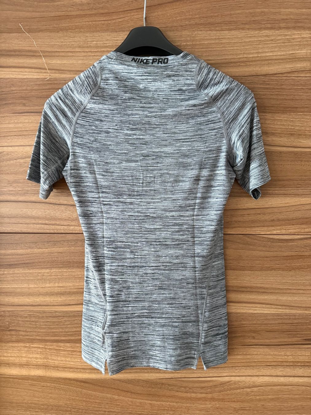 Nike T-shirt: Nike Pro T-Shirt Gr. S grau meliert Compression – Usato da Wabern venduto da fengshui63 2