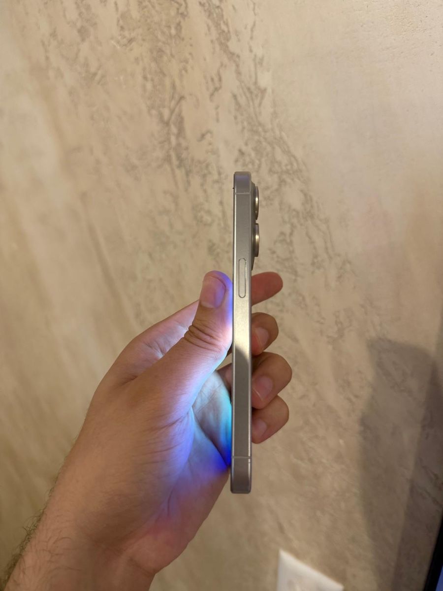 Apple Portables: Iphone 15 pro baterry 100% – Neuf (Voir description) à Chippis par mig_8ns6 4