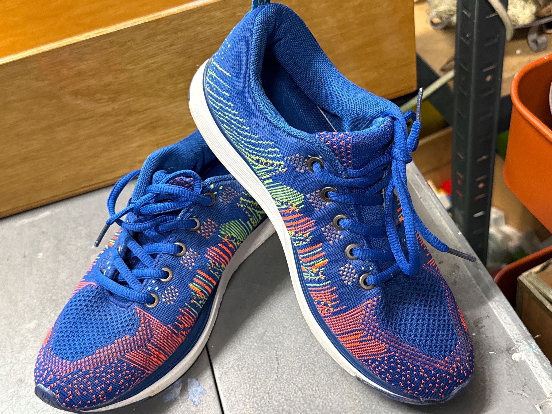 Herrenschuhe: leichte Sportschuhe, 39 – Gebraucht aus Amriswil von used2use