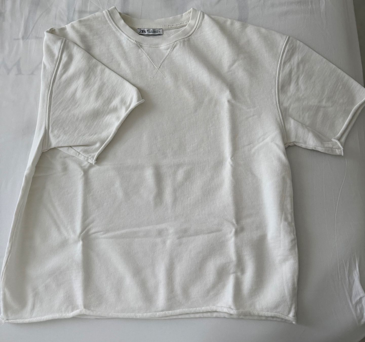 Zara T-shirt: Oversized weisses T-Shirt – Usato da Zürich venduto da nat_9yf2