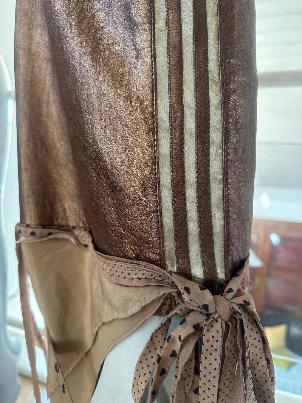 Gonne: Lederjupe mit Seide von Couture ALMA – Usato da Neuhausen venduto da Lechasseur 7