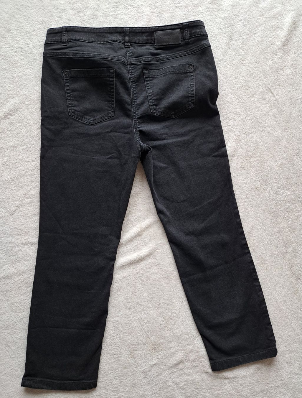 Gerry Weber Pantaloni: Schwarze Gerry Weber Jeans "Roxy" -  Damenhose 7/8 – Usato da Gysenstein venduto da joshuas81 2