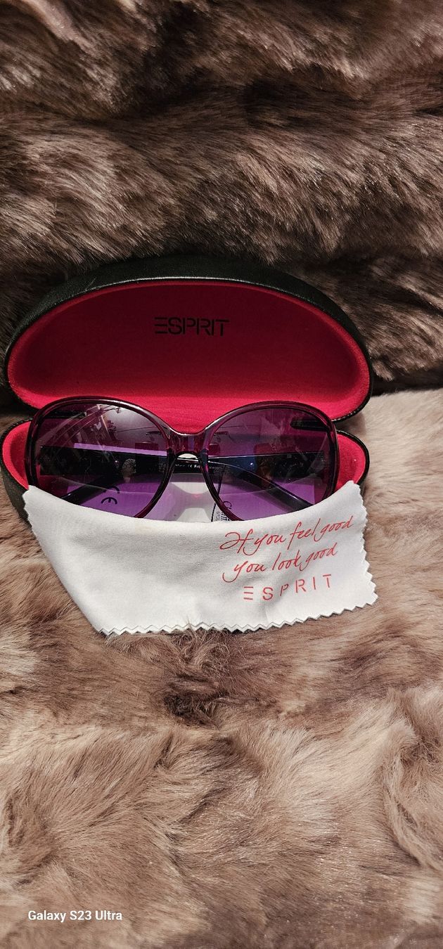 Esprit Occhiali & Lenti: Esprit Sonnenbrille, Violett, inklusive Etui & Tuch. – Nuovo (secondo la descrizione) da Wangen b. Olten venduto da tagra69