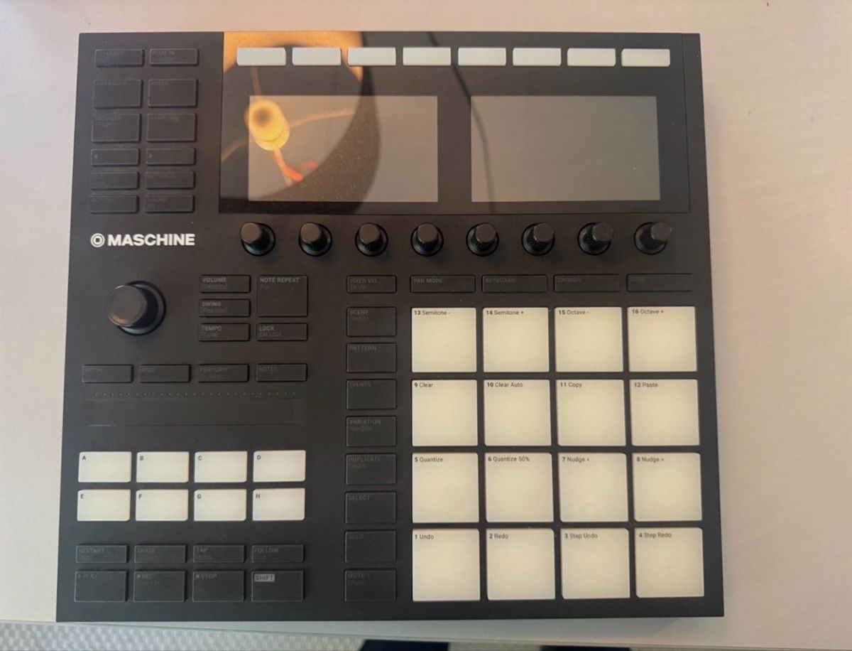 Native Instruments Musikinstrumente: Native Instruments Maschine MK3 music production system – Gebraucht aus Dübendorf von ami_6zyy