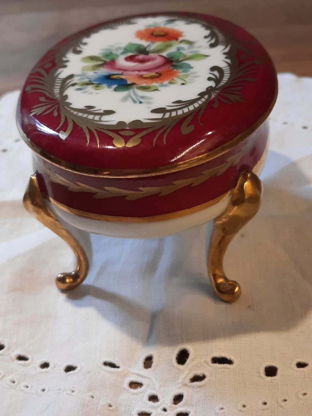 Toutes les décorations: Porzellan-Dose Limoges, handgemalt – D'occasion à Busswil BE par balu37 5