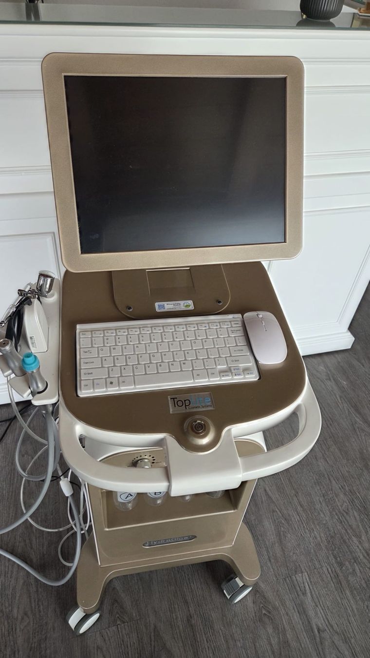 Gesichtspflege: HydraGlow+ Gesichtsbehandlungssystem-Aquafacial-Hydrafacial – Gebraucht aus oberuzwil von Cabi04 2
