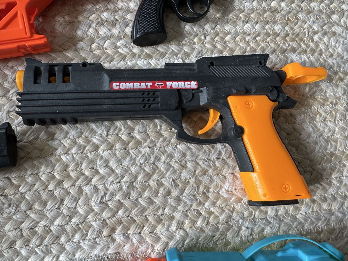 Giocattoli: Spielzeug Waffen Set - Nerf & mehr – Usato da Niederbüren venduto da Oetschli 6