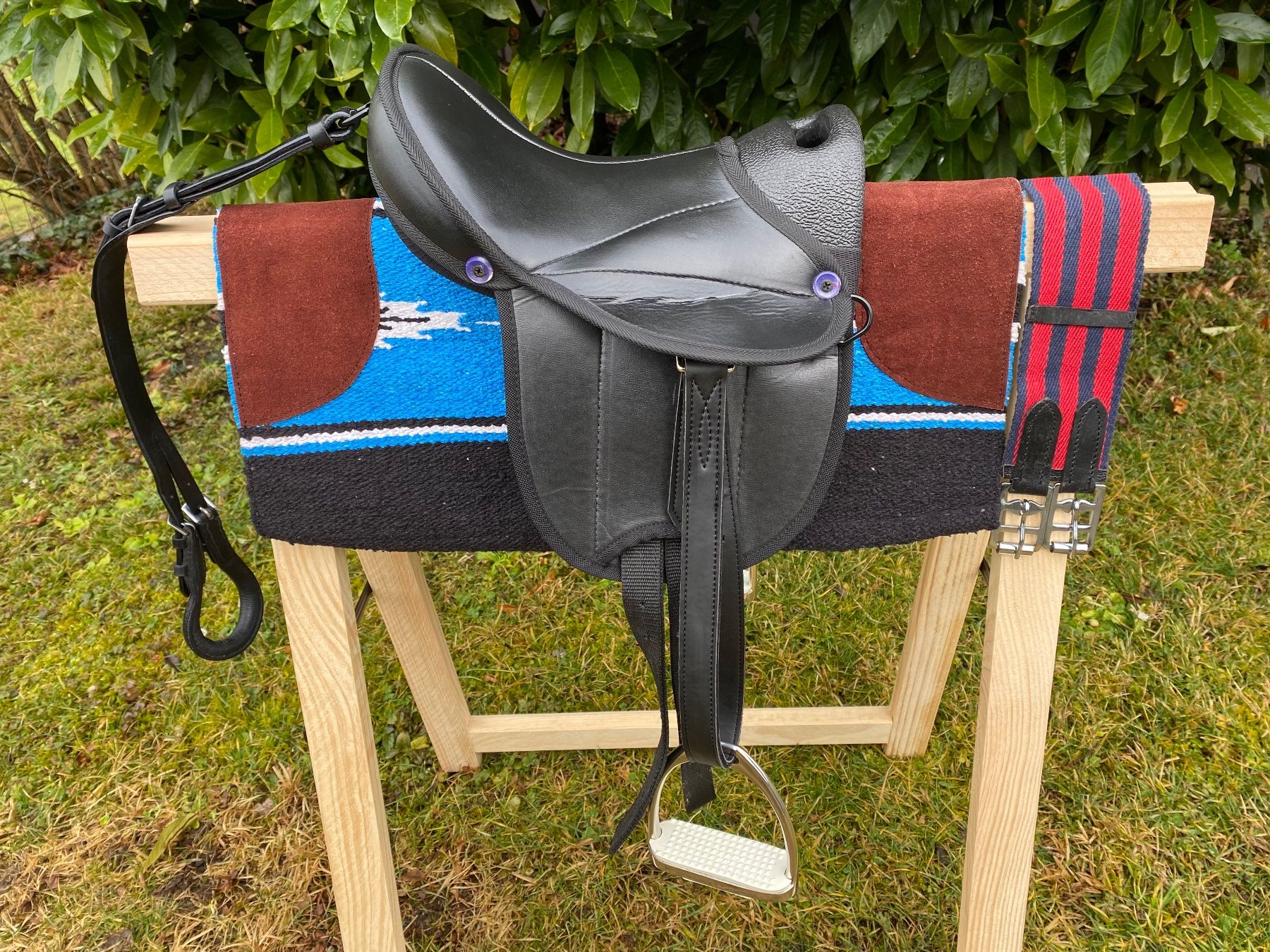 Selle & Accessori: schönes schwarzes Ponysätteli – Usato da Feldbach venduto da Fea1 3