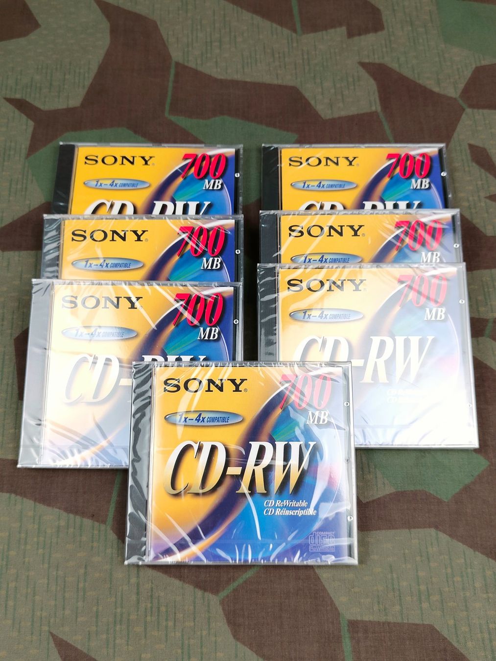 CD & DVD vergini: Originalverpackte Sony CD-RW 700MB - 7er Pack! – Nuovo e nell'imballaggio originale da Bauma venduto da SwissMilitaria