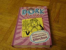 Dork Diaries - Nikkis bezauberndes Märchen BUCH