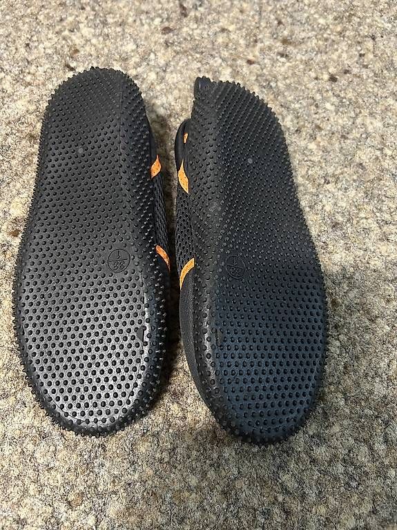 Scarpe per ragazzi: Wasserschuhe Badeschuhe Gr. 33 – Usato da Esslingen venduto da Tksales 2