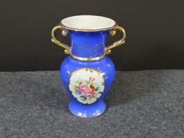 Blaue Blumenvase mit Golddekor