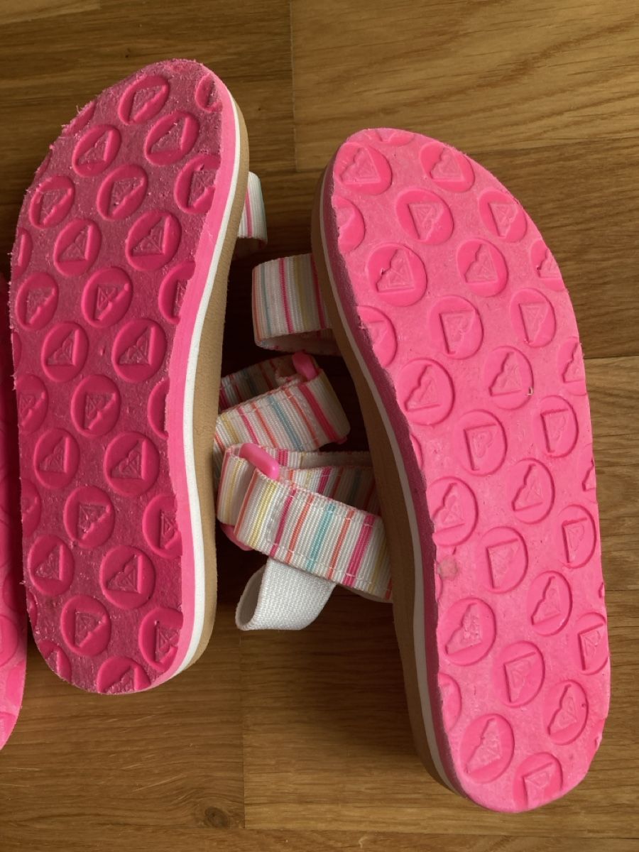 Roxy Chaussures filles: Roxy Sandalen gestreift Grösse 27 – D'occasion à Staad SG par gab_7dr9 6