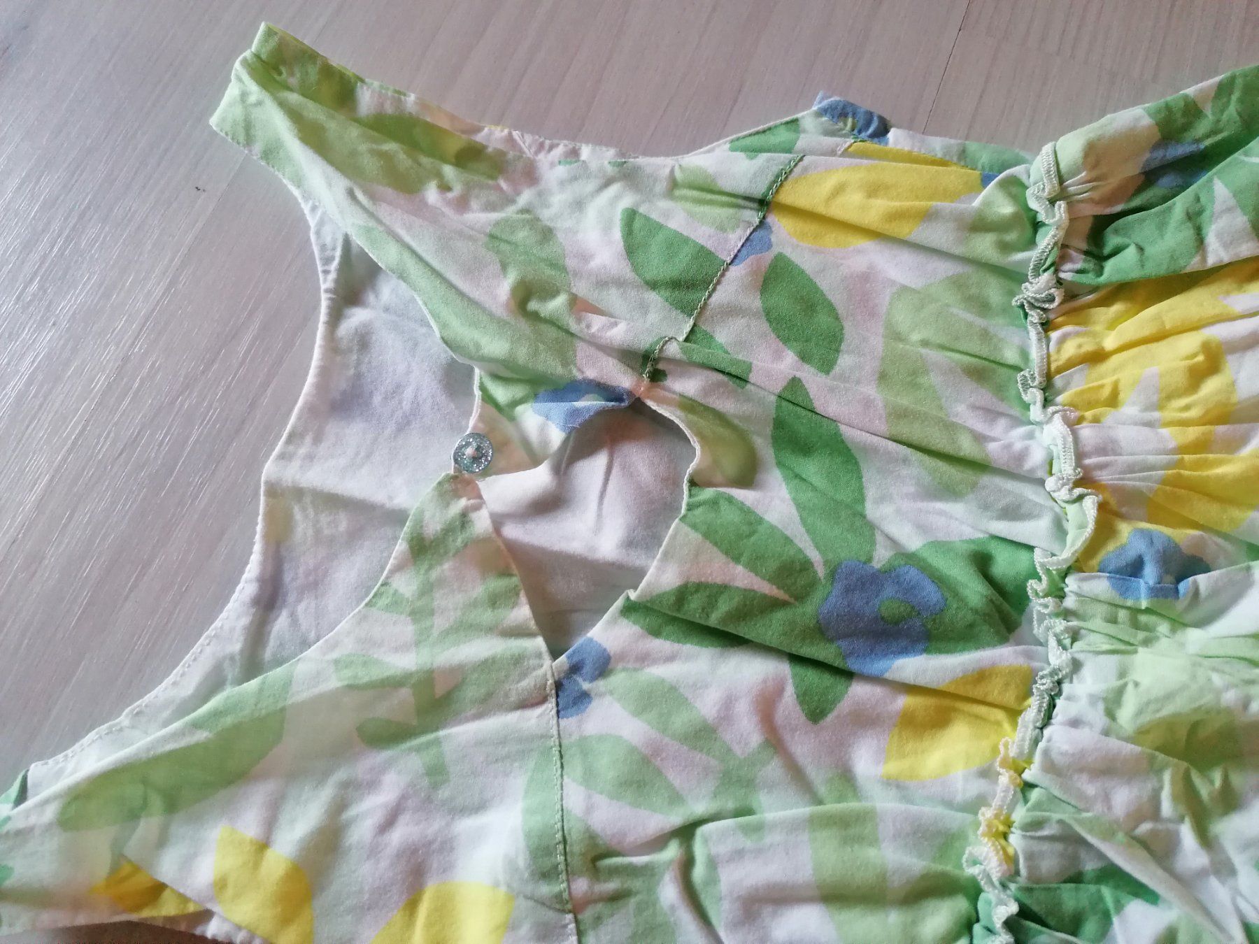 Robes et jupes: Robe, bas, haut – D'occasion à Montcherand par petiteoune75 3