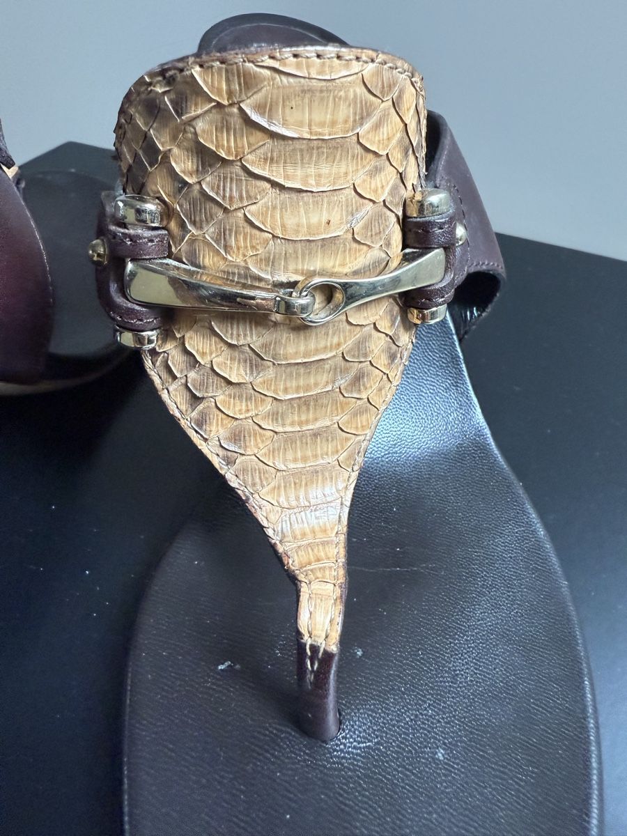 Gucci Scarpe da donna: Gucci Zehentrenner Sandalen, Gr. 37 Echte Pythonleder – Usato da Stettlen venduto da Beauty-19 5