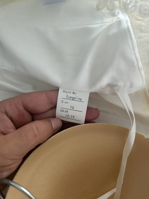 Kleider: Wunderschönes Brautkleid von Romantica Collections – Gebraucht aus Safenwil von cci_9njq 3