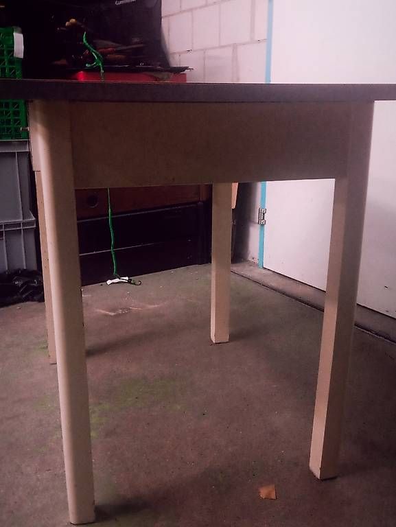 Tische: Küchentisch Swiss Industrie Design – Gebraucht aus Basel von Petergunn 2