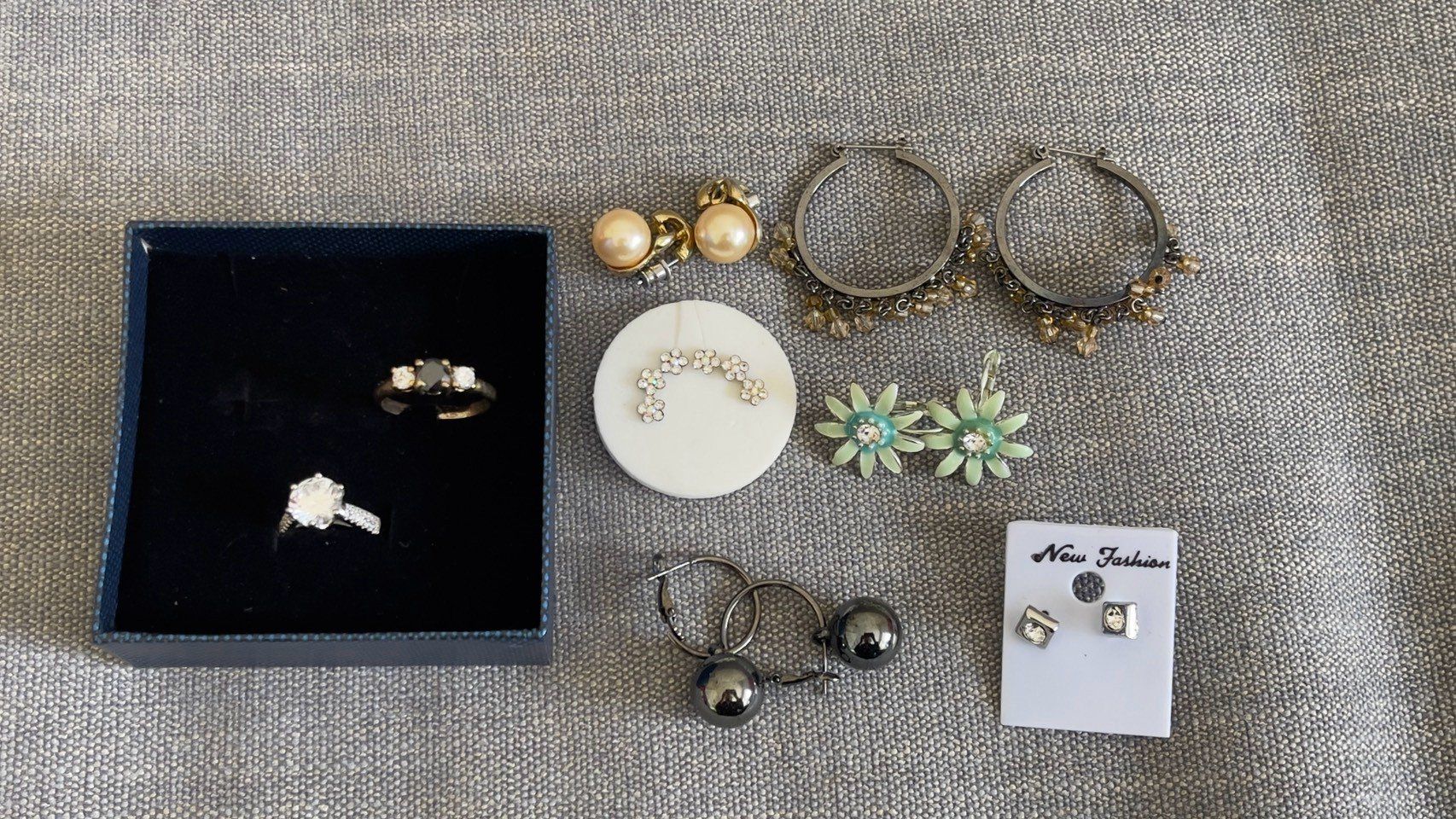 Altri gioielli: Modeschmuck Ringe und Ohrringe gemischt diverse – Usato da Horgen venduto da Warrior11
