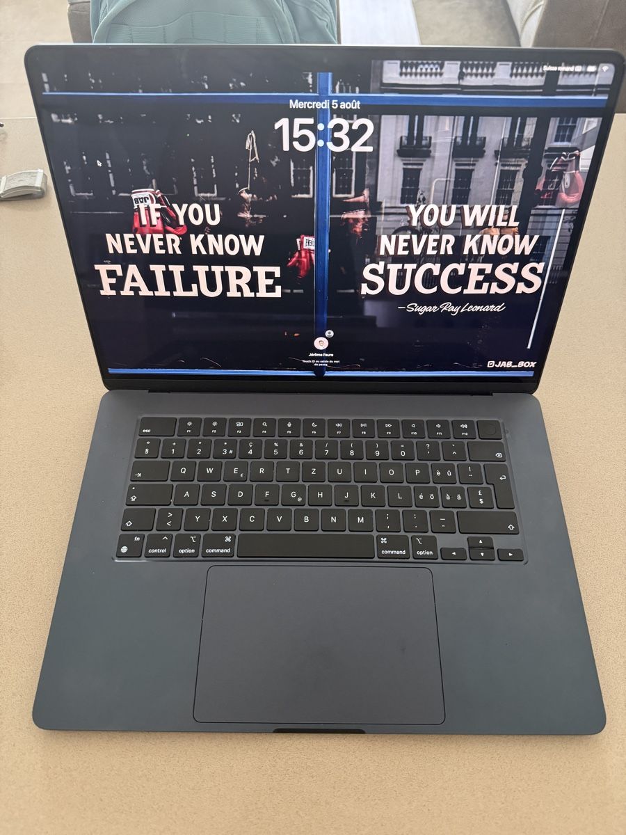 Apple Notebooks: MacBook Air 15 2024 / M3 8-core CPU + 10-core GPU /8GB RAM / – Neu (gemäss Beschreibung) aus Châtel-St-Denis von fofo66 1