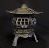 China Pagoden Laterne aus Eisen