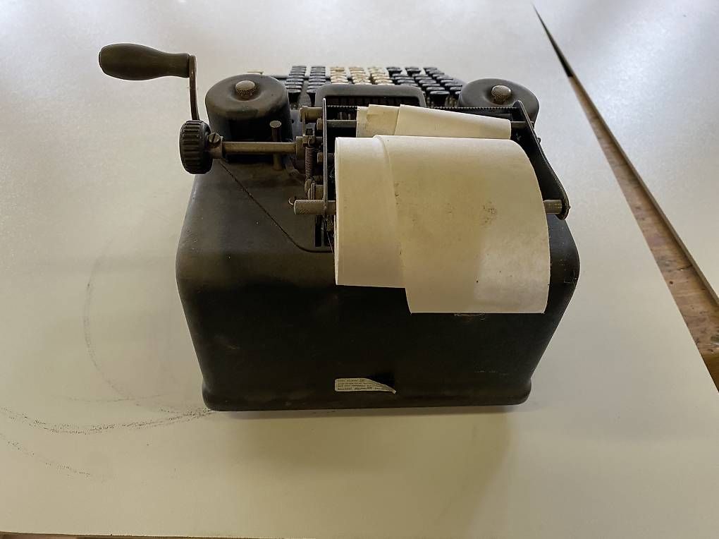 Calculatrices: Machine à calculer mécanique – D'occasion à Les Vieux-Prés par PX132