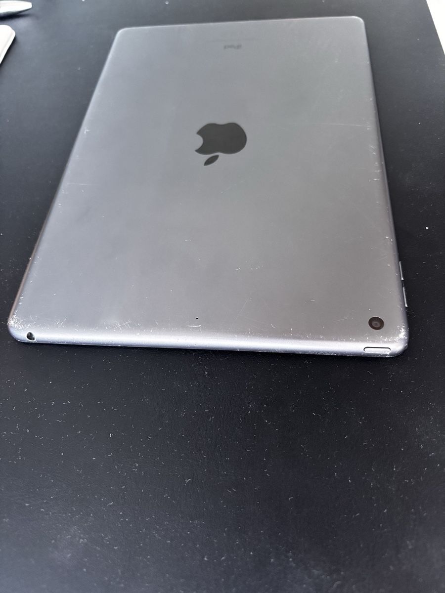 Apple Tablet PC: Apple iPad Tablet grau  – Usato da Meilen venduto da leo_2xfv 2