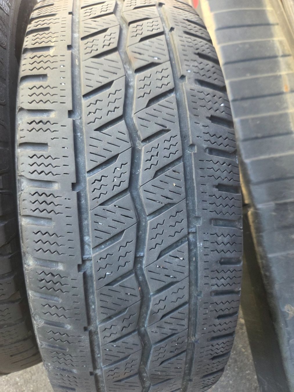 Pneumatici & Ruote complete: 205 / 65 R 16 C  107 / 105 T – Usato da Fischbach-Göslikon venduto da Emanuel.Bardhi 1