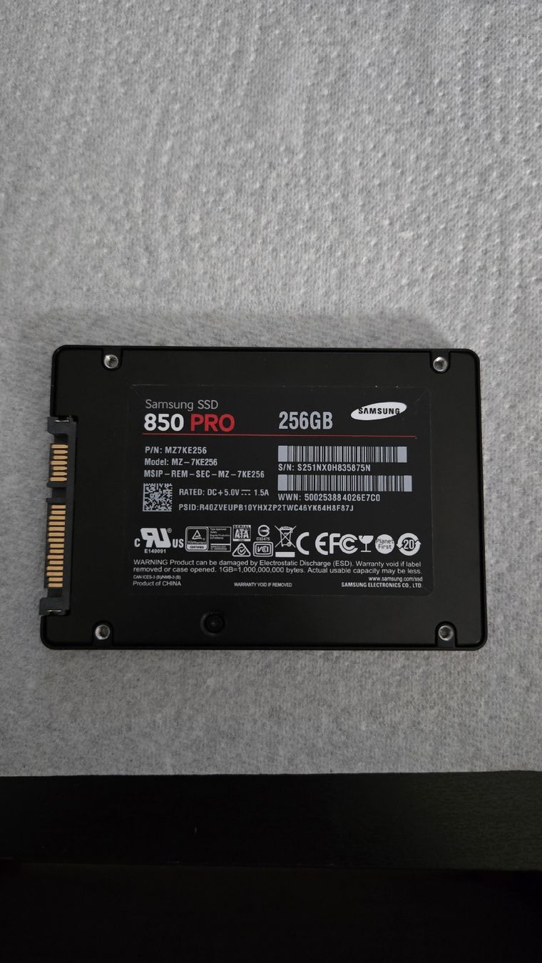 Samsung Dischi rigidi: Samsung SSD 256gb ab 1.Fr – Usato da Kloten venduto da Cyrill_King 1