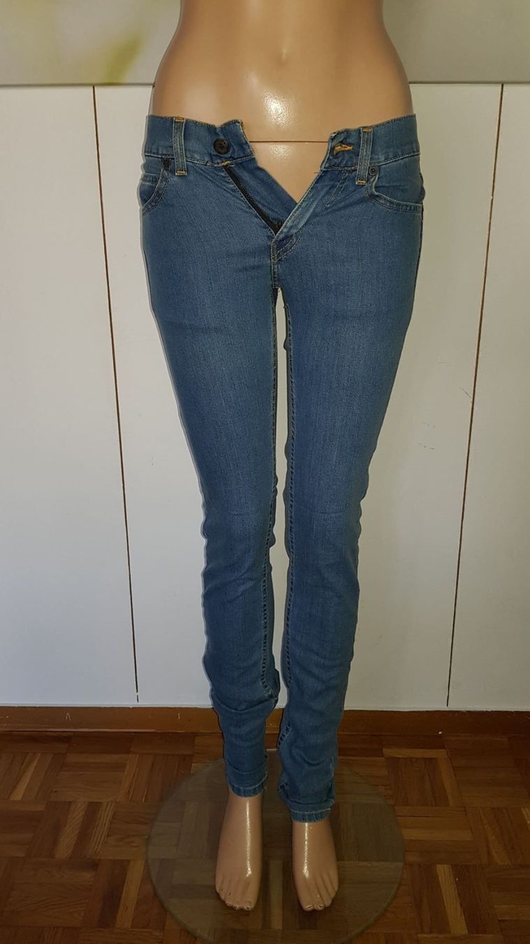 Jeans: Jeans HËLLS BËLLS taille 26 – Usato da Cossonay-ville venduto da Super-Price-Quality 1
