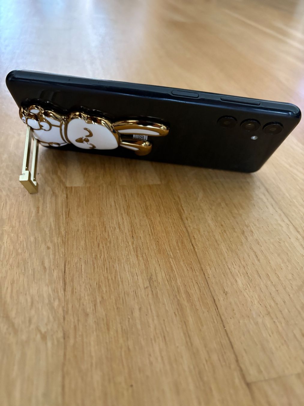 Telefoni cellulari / Smartphones: Faltbarer Hasen-Telefonständer – Nuovo e nell'imballaggio originale da St.Gallen venduto da Christianl02 2