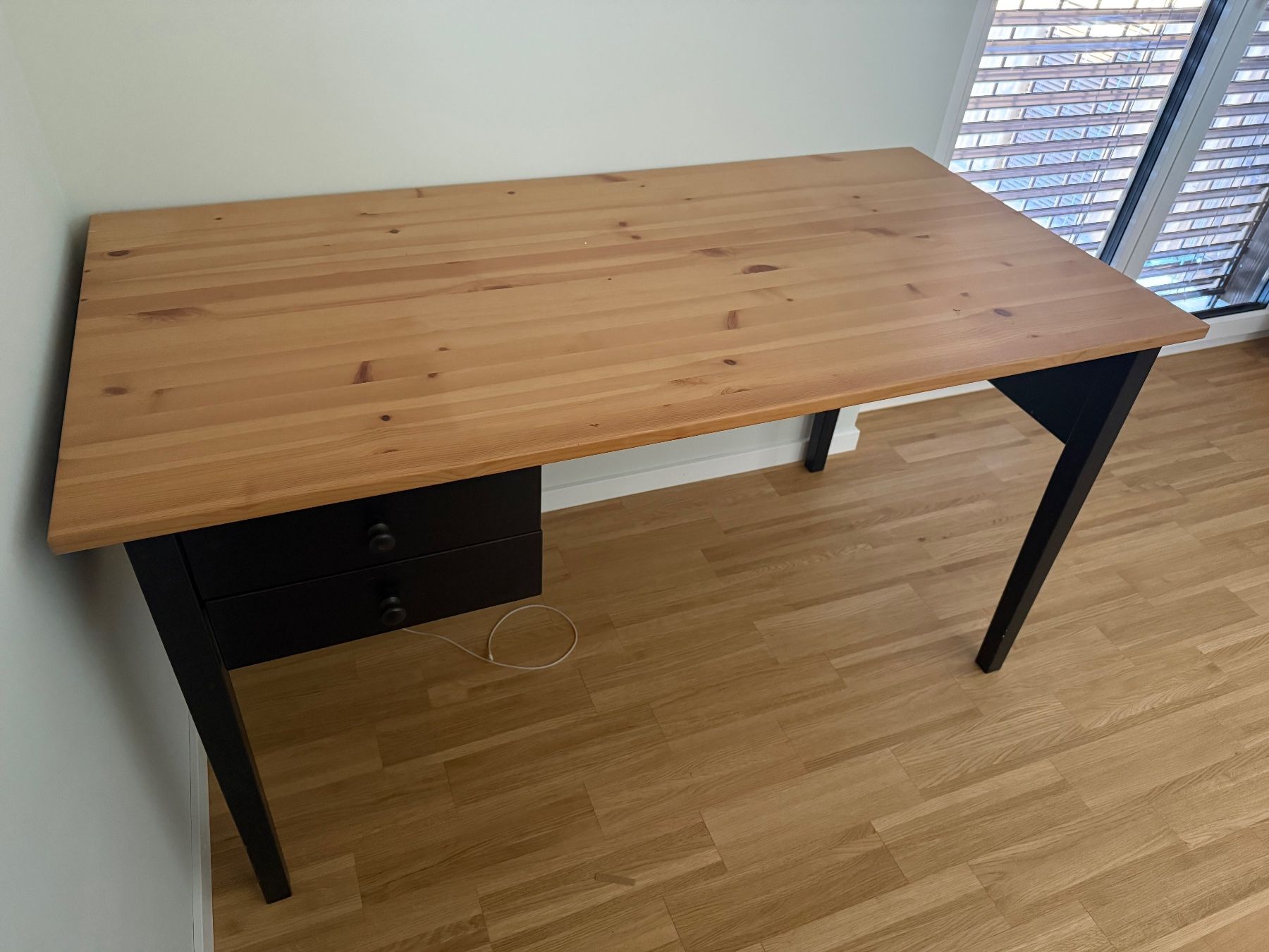 Ikea Scrivanie: IKEA Schreibtisch – Usato da Aarau venduto da kkfeliz