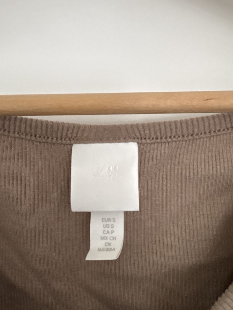 H&M Top: Jäckchen Gr.S – Usato da Zürich venduto da nin_n7p7 1