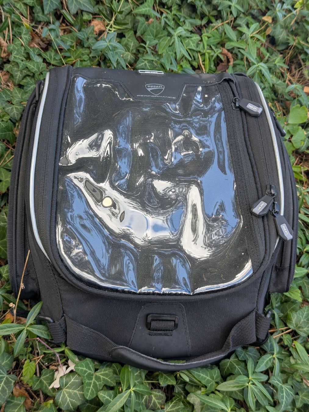 Ducati Taschen: Ducati Tank Bag (magnet) – Neu (gemäss Beschreibung) aus Kilchberg ZH von jeandaniel.browne 3