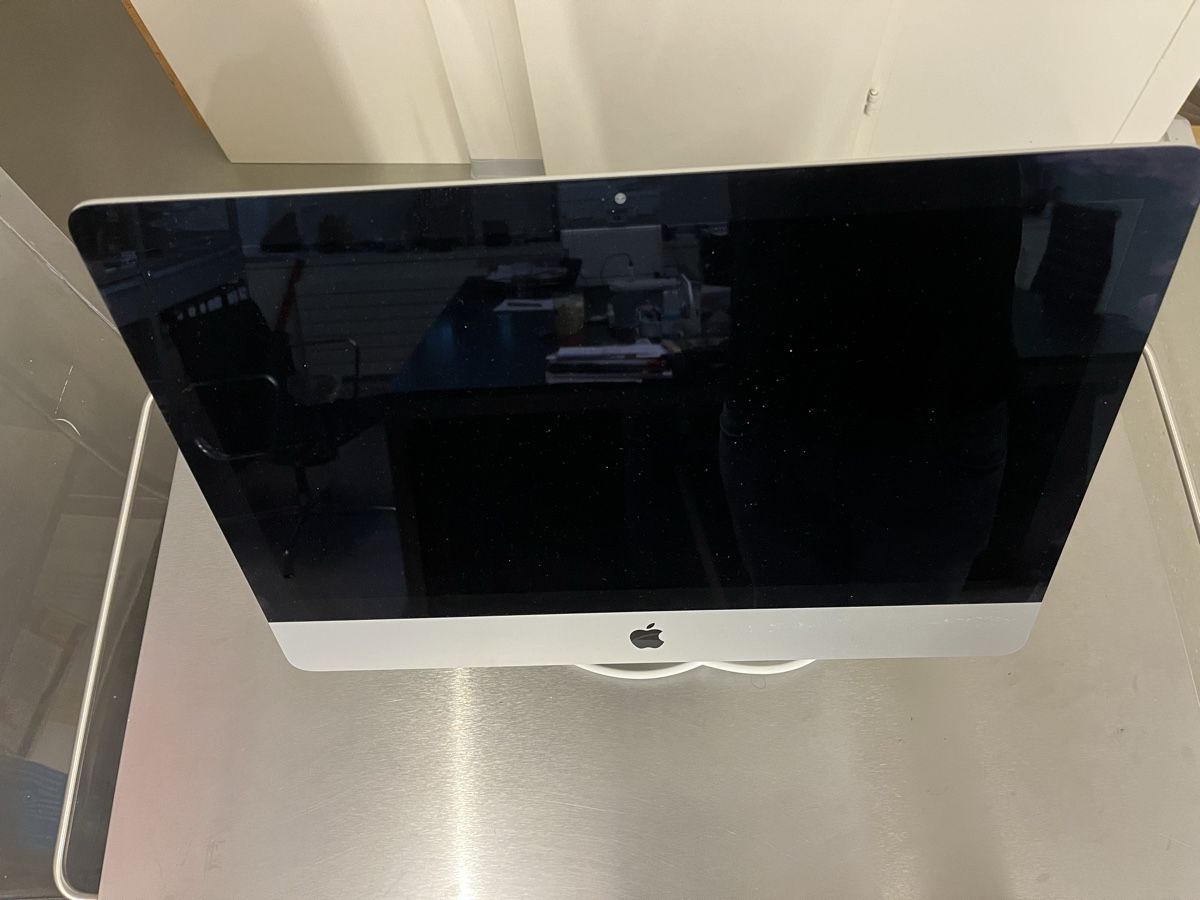 Apple PCs: Apple iMac, 21.5, early 2019 – Gebraucht aus chur von  4