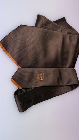 Krawatte Hermès Seide braun mit orangem Rand 