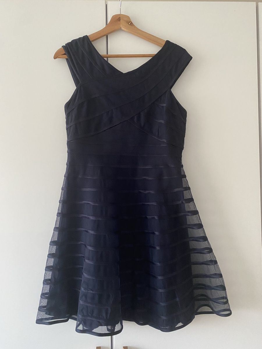 Vestiti: Coctailkleid – Nuovo (secondo la descrizione) da Horgen venduto da Karmena