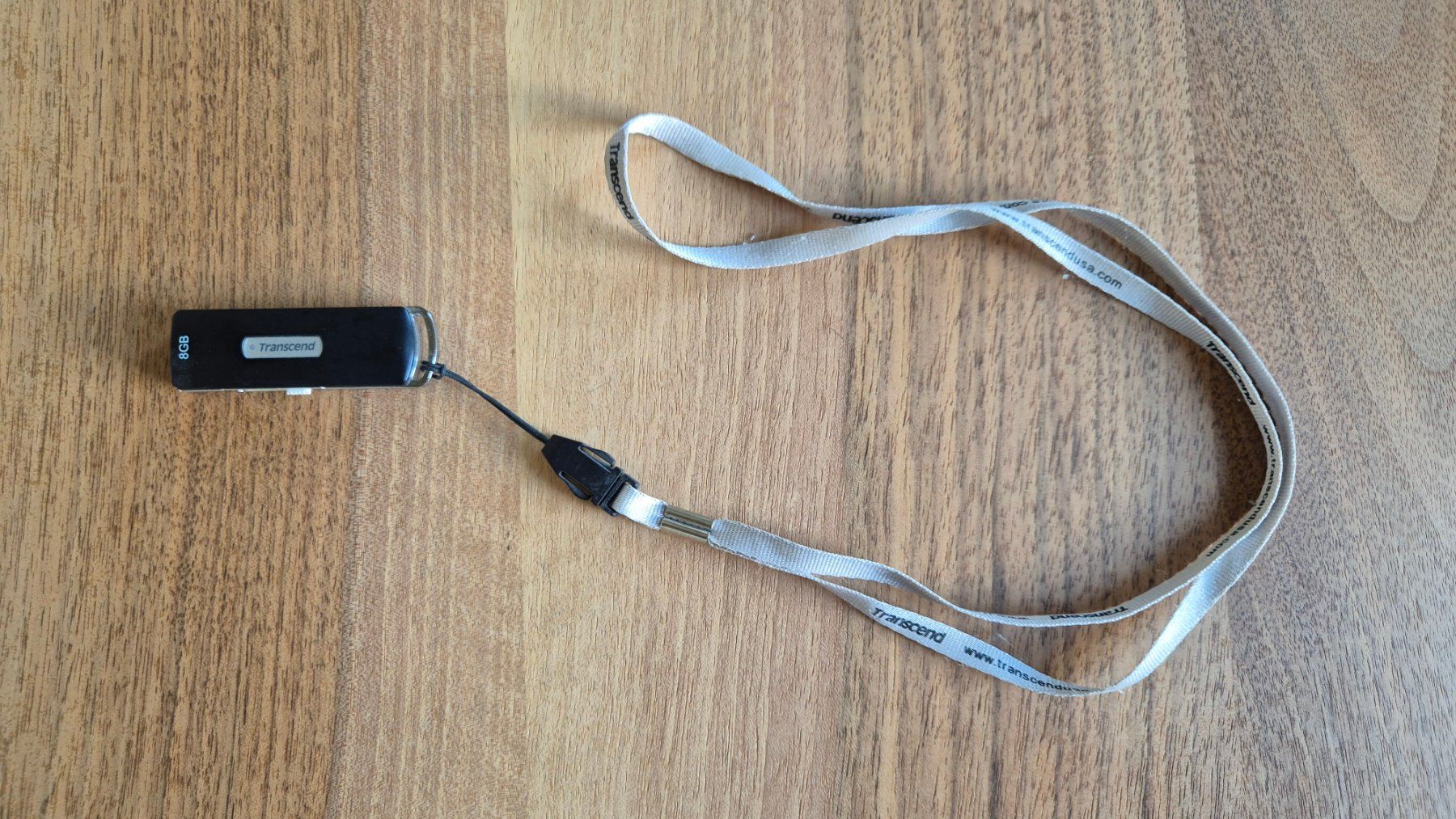 USB Sticks: Transcend USB Stick 8GB Schwarz mit Lanyard – D'occasion à Lumbrein par gianandris