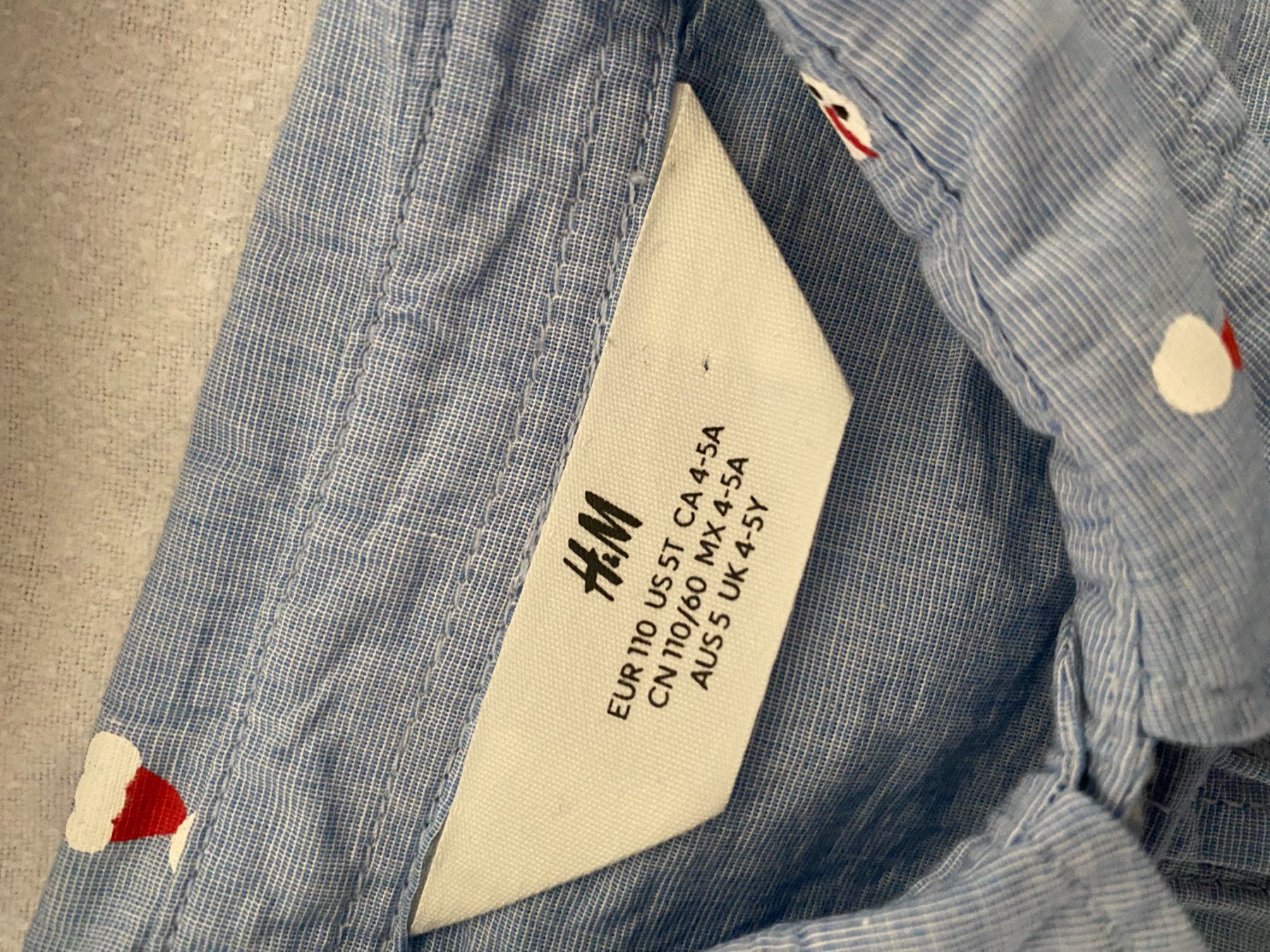 H&M Camicie, T-shirt & Polo: Knabenhemd mit Weihnachtsprint Grösse 110 – Usato da Allenwinden venduto da oba_xb8y 2