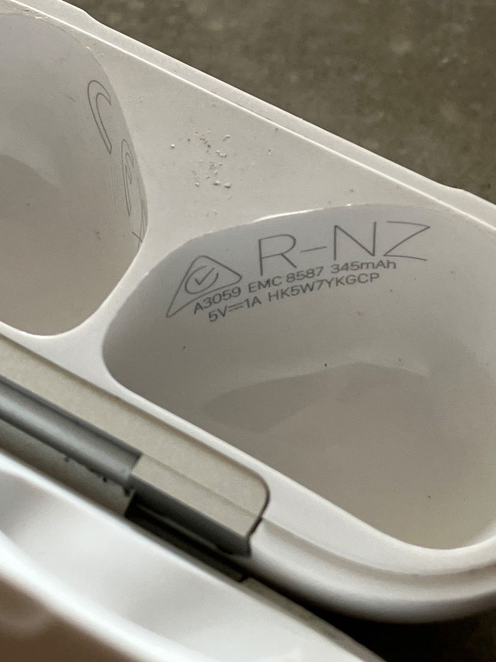 Apple Cuffie: APPLE AIRPODS 4 CASE ANC – Usato da Lausanne venduto da mr.v 4