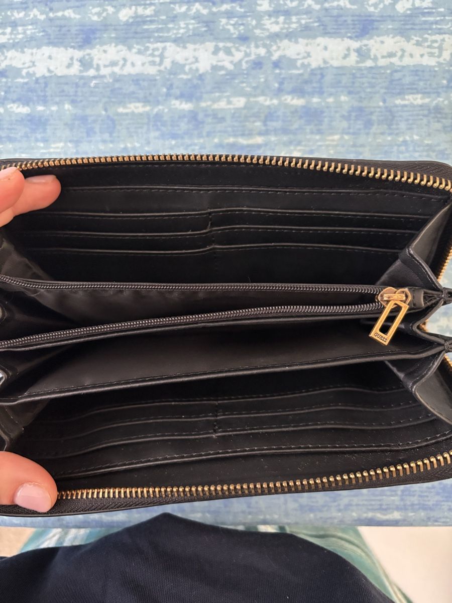 Guess Portamonete: Portafoglio Guess nero – Usato da Losone venduto da lis_8rfv 1