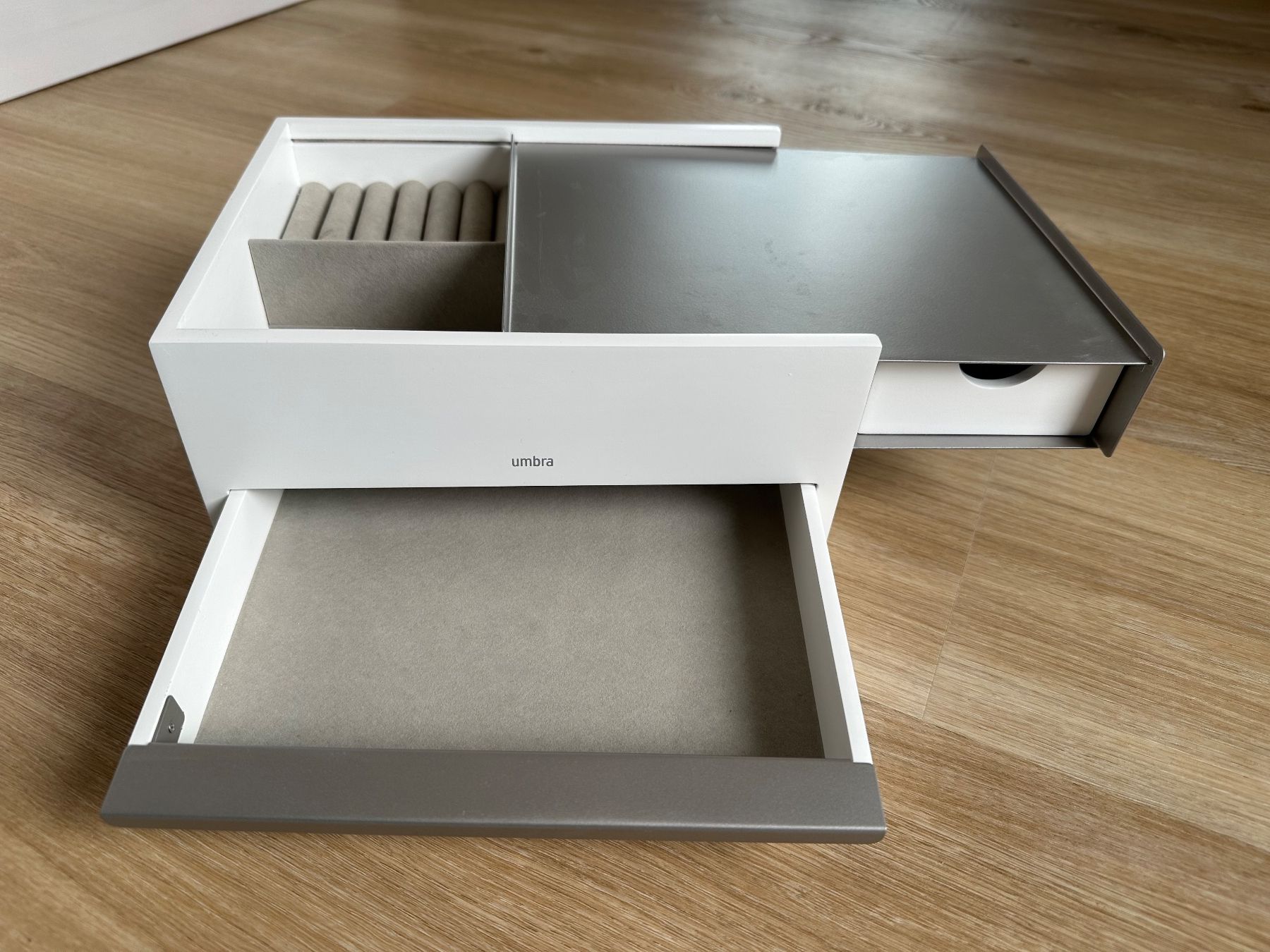 Altro per la casa: Schmuckkasten von Umbra Design – Usato da Einsiedeln venduto da bet_6nlq 1