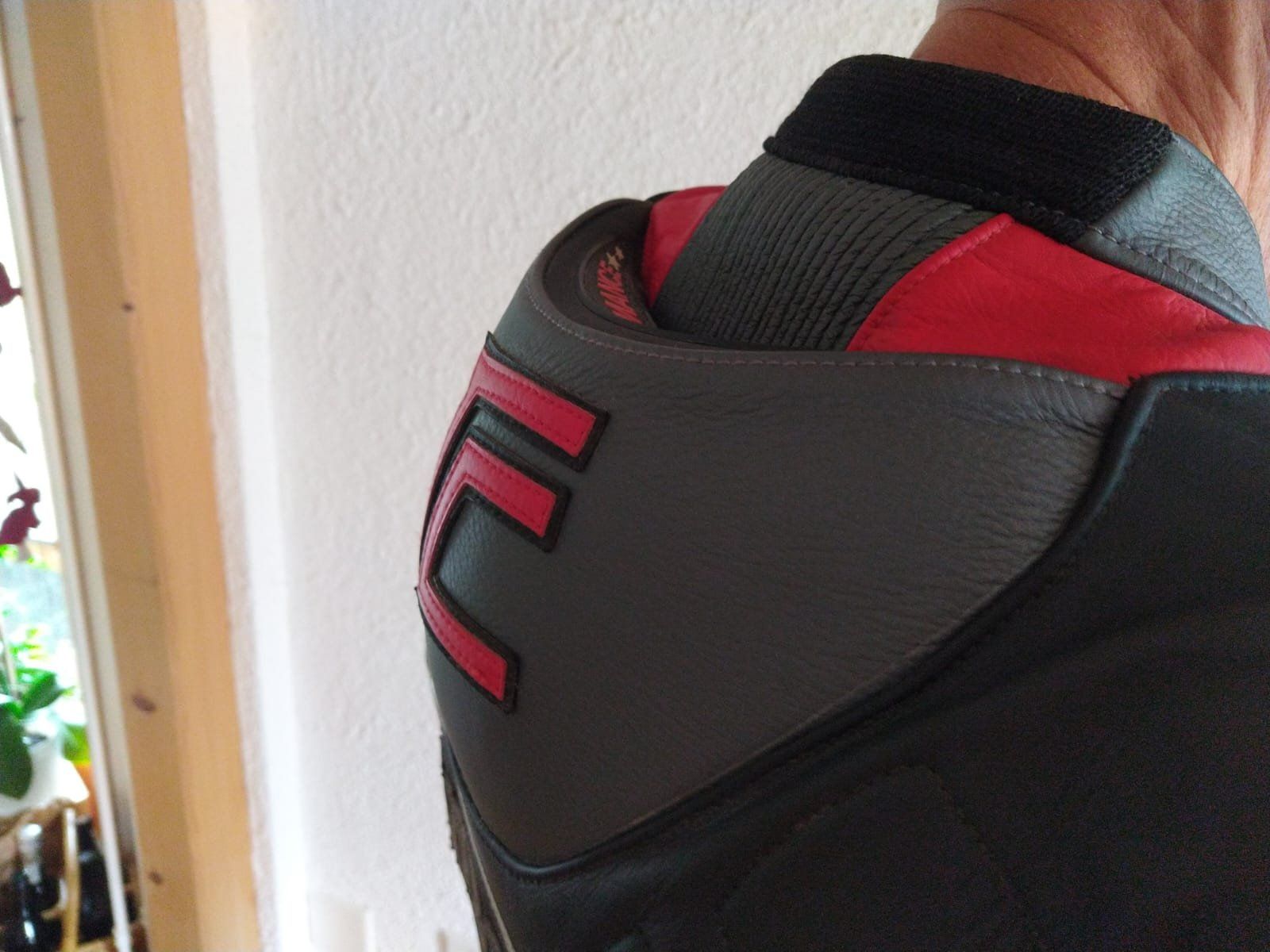 Completi: Motorradkombi Schwabenleder – Usato da Frutigen venduto da Pixele10 1