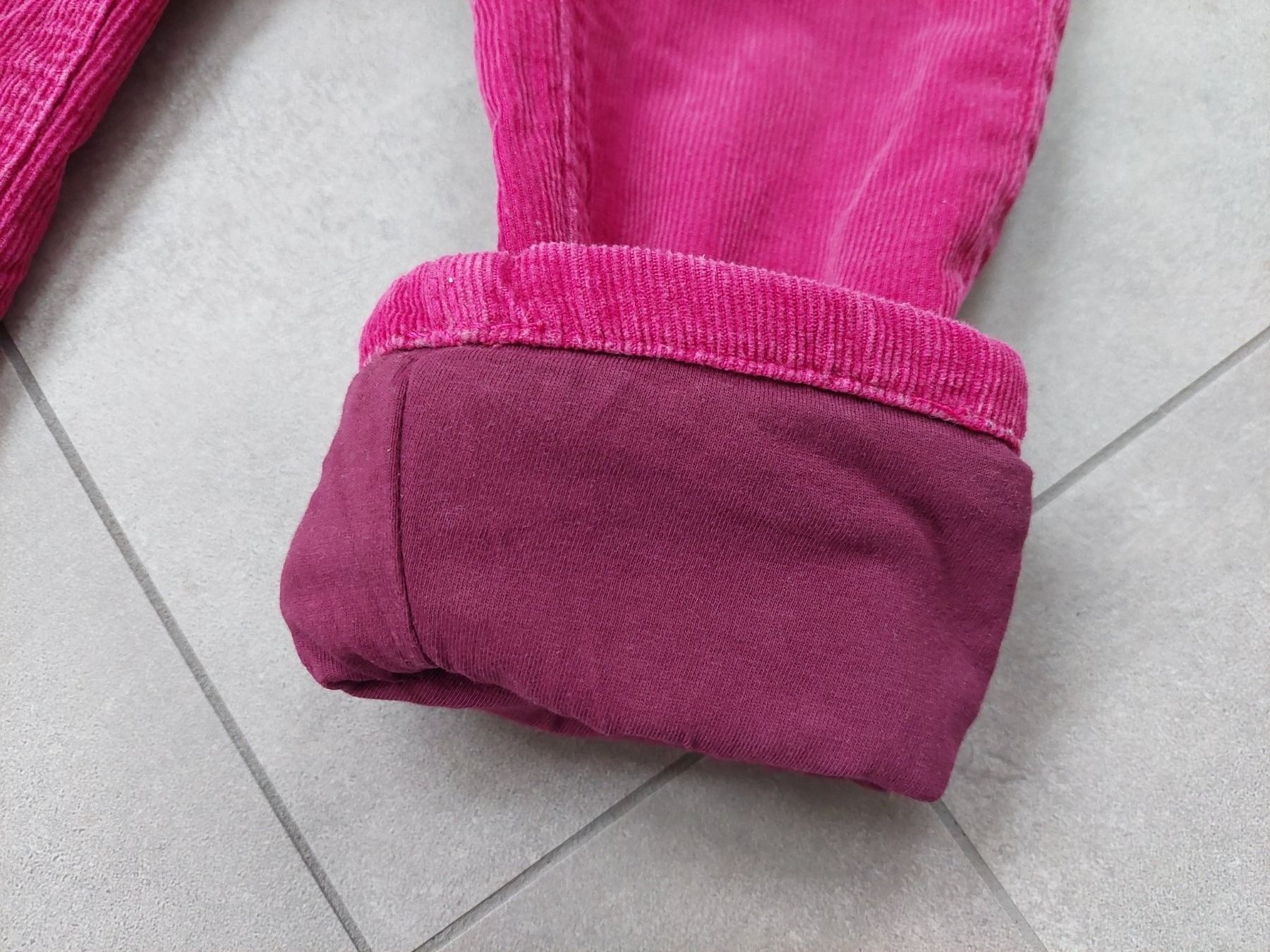 Vertbaudet Pantaloni: Rosa Cordhose von Vertbaudet Grösse 102 – Usato da Wiesendangen venduto da troawus 4
