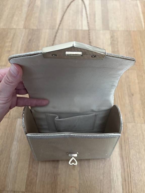 Taschen für Damen: Schöne Tasche in Gold – Gebraucht aus Zürich von Tamara066 4