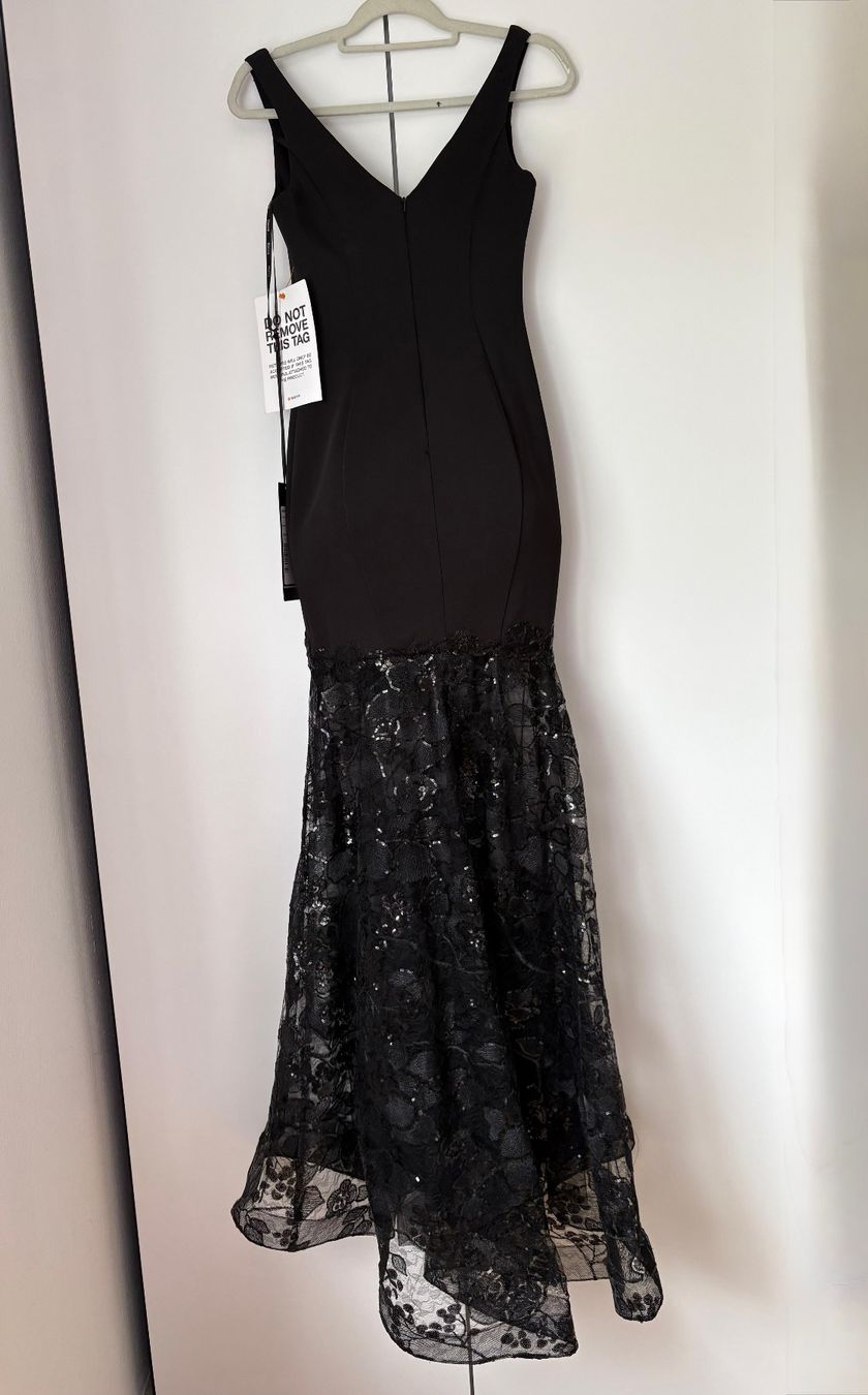Vestiti: Robe.Taille 34 – Usato da Delémont venduto da Vendeur_3 5