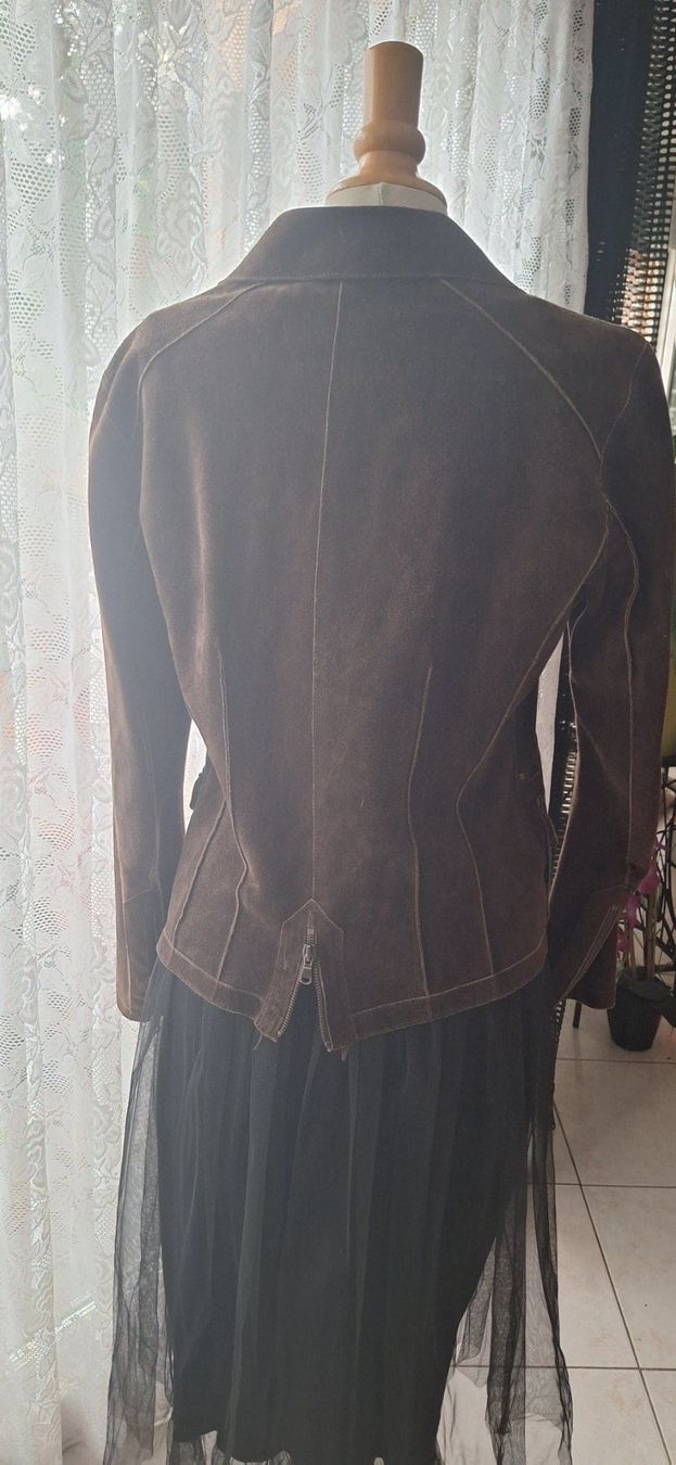 Vestes: Veste en daim brune 40 – D'occasion à St-Triphon par Jldr0 1