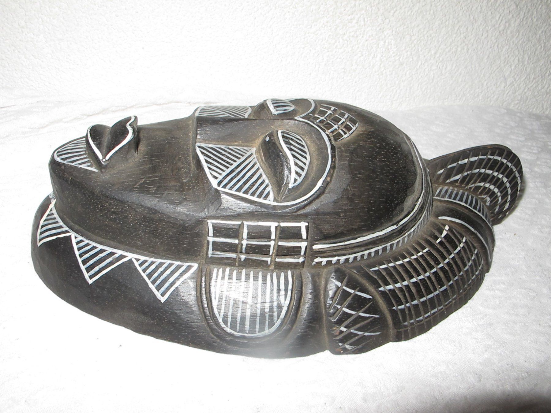 Internationale Kunst: Schöne seltene afrikanische Maske aus Holz vintage – Gebraucht aus Löhningen von Chimae67 4