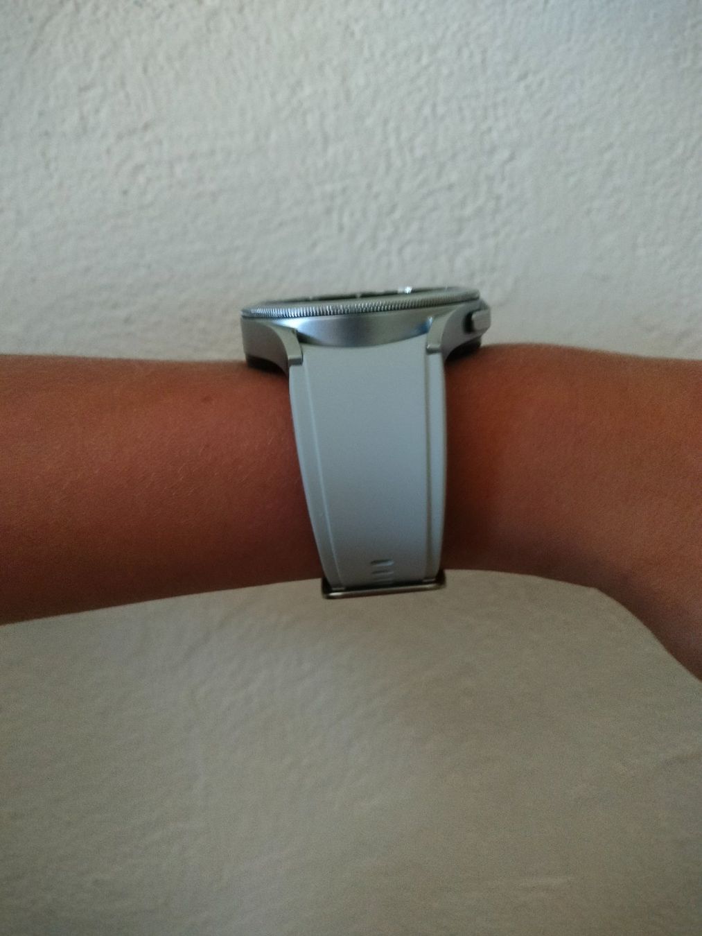 Samsung Smartwatch: Samsung Galaxy Watch4 classic – Nuovo (secondo la descrizione) da Dättlikon venduto da Meierbande 3